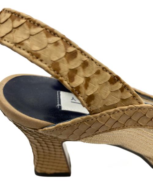 GIVENCHY（ジバンシィ）GIVENCHY (ジバンシィ) ヒールサンダル ベージュ サイズ:35の古着・服飾アイテム