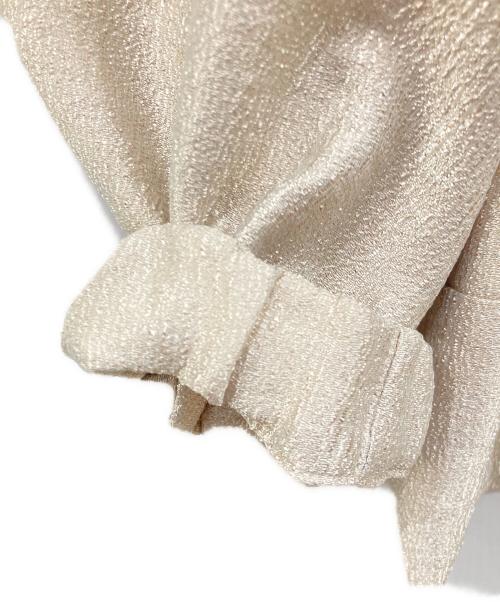 YORI（ヨリ）YORI (ヨリ) シャイニーパフブラウス ベージュ サイズ:SIZE 36の古着・服飾アイテム