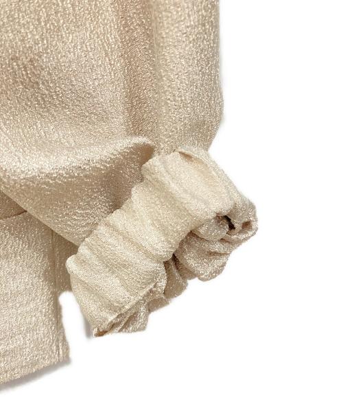 YORI（ヨリ）YORI (ヨリ) シャイニーパフブラウス ベージュ サイズ:SIZE 36の古着・服飾アイテム