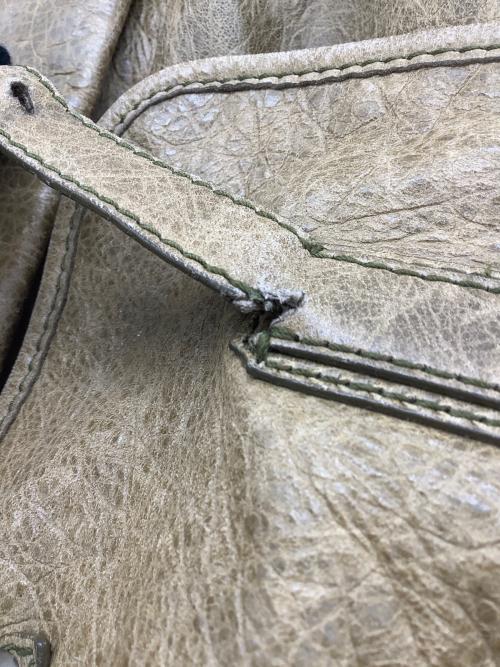 BALENCIAGA（バレンシアガ）BALENCIAGA (バレンシアガ) レザーリュック ベージュの古着・服飾アイテム