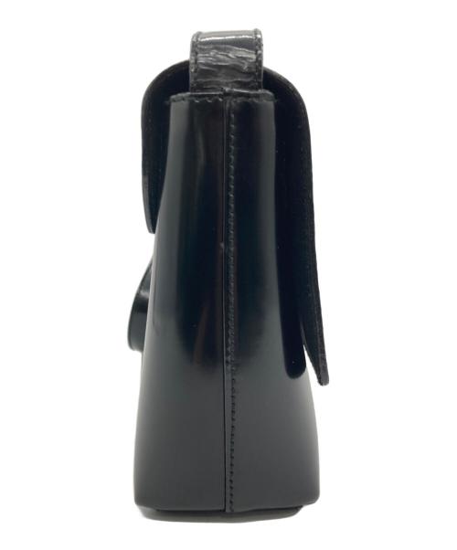 GUCCI（グッチ）GUCCI (グッチ) エナメルショルダーポーチ ブラックの古着・服飾アイテム