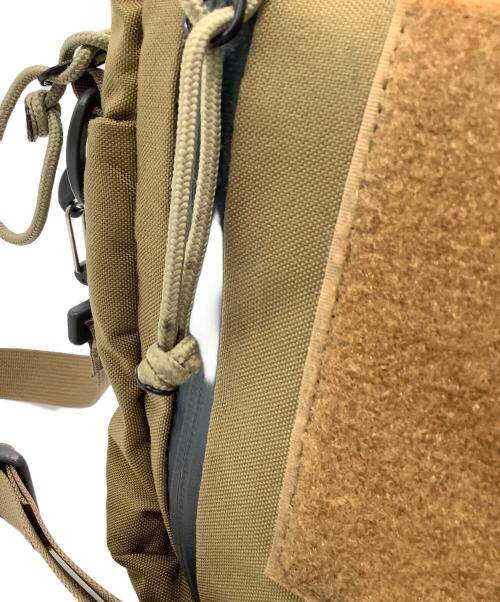 MYSTERY RANCH（ミステリーランチ）MYSTERY RANCH (ミステリーランチ) ショルダーバッグ カーキの古着・服飾アイテム