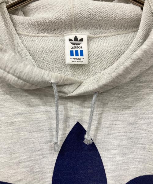 adidas（アディダス）adidas (アディダス) プルオーバーパーカー グレー サイズ:SIZE Oの古着・服飾アイテム