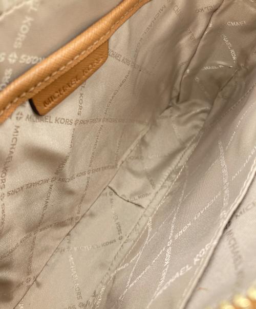 MICHAEL KORS（マイケル・コース）MICHAEL KORS (マイケル・コース) チェーンショルダーバッグ ブラウン×ホワイトの古着・服飾アイテム