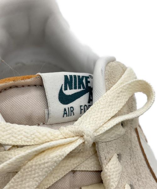 NIKE（ナイキ）NIKE (ナイキ) スニーカー ベージュ サイズ:28cmの古着・服飾アイテム