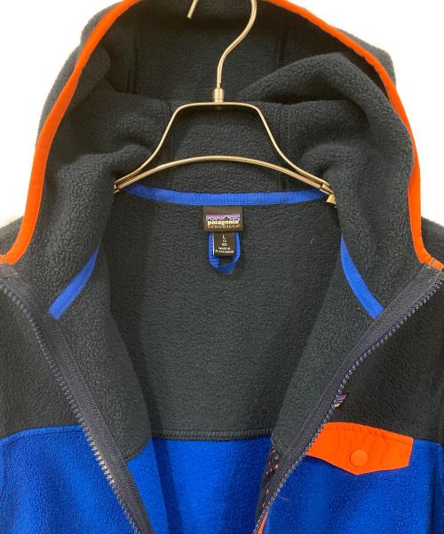Patagonia（パタゴニア）Patagonia (パタゴニア) フリースジャケット ブルー×オレンジ サイズ:Lサイズの古着・服飾アイテム