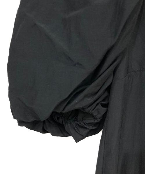 Snidel（スナイデル）Snidel (スナイデル) バックデザインヘムボリュームワンピース ブラックの古着・服飾アイテム