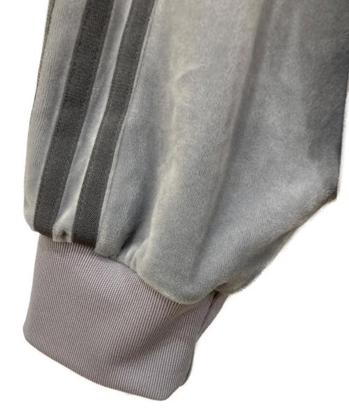 adidas（アディダス）adidas (アディダス) ベロアトラックジャケット グレー サイズ:Lの古着・服飾アイテム
