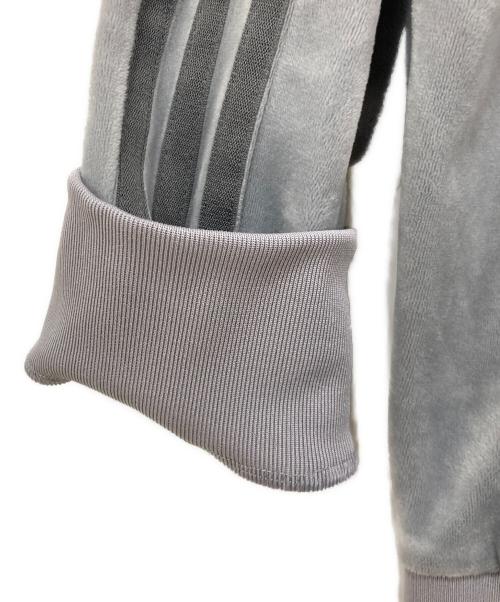 adidas（アディダス）adidas (アディダス) ベロアトラックジャケット グレー サイズ:Lの古着・服飾アイテム