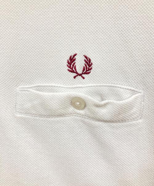 FRED PERRY（フレッドペリー）FRED PERRY (フレッドペリー) 半袖カットソー ホワイト サイズ:Mの古着・服飾アイテム