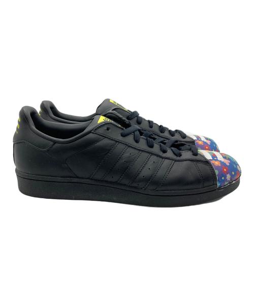 adidas（アディダス）adidas (アディダス) スーパースター ファレル スーパーシェル アートワーク ブラック サイズ:27cmの古着・服飾アイテム