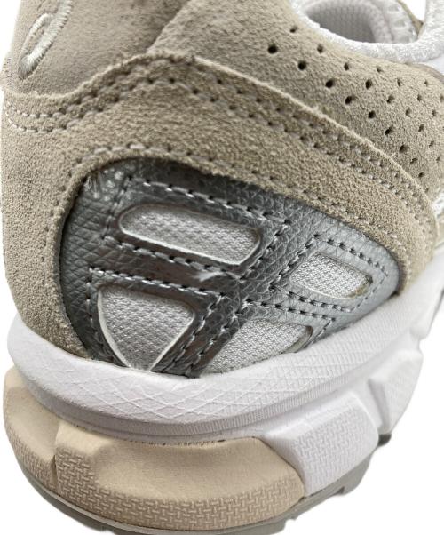 asics（アシックス）asics (アシックス) スニーカー ベージュ×ホワイト サイズ:235の古着・服飾アイテム