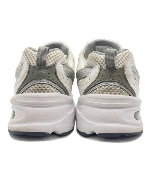 NEW BALANCE（ニューバランス）NEW BALANCE (ニューバランス) スニーカー ホワイト×グレー サイズ:24の古着・服飾アイテム
