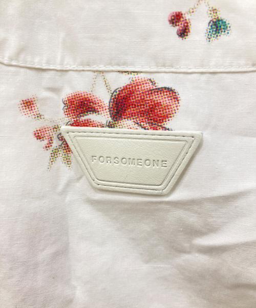FORSOMEONE（フォーサムワン）FORSOMEONE (フォーサムワン) 半袖シャツ ホワイト×レッド サイズ:SIZE 46の古着・服飾アイテム