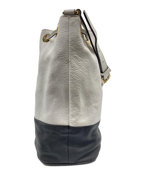 MICHAEL KORS（マイケルコース）MICHAEL KORS (マイケルコース) 巾着型ショルダーバッグ ホワイト×ブラックの古着・服飾アイテム