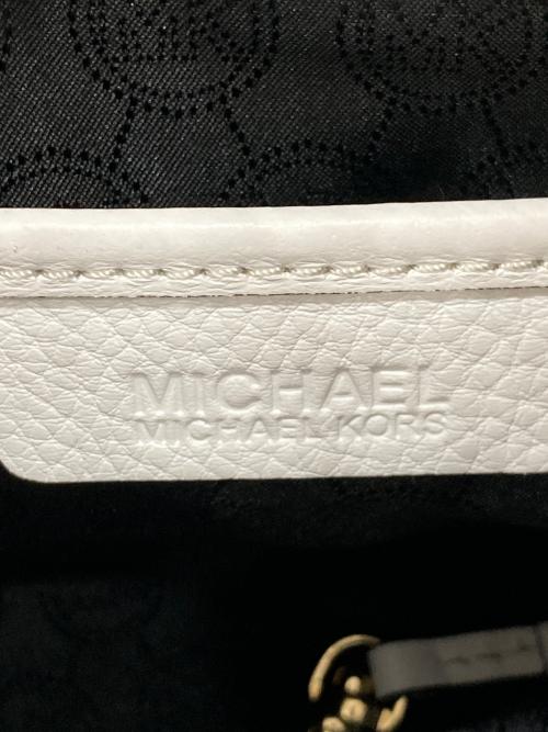 MICHAEL KORS（マイケルコース）MICHAEL KORS (マイケルコース) 巾着型ショルダーバッグ ホワイト×ブラックの古着・服飾アイテム
