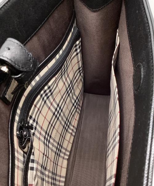 BURBERRY（バーバリー）BURBERRY (バーバリー) ハンドバッグ ブラックの古着・服飾アイテム
