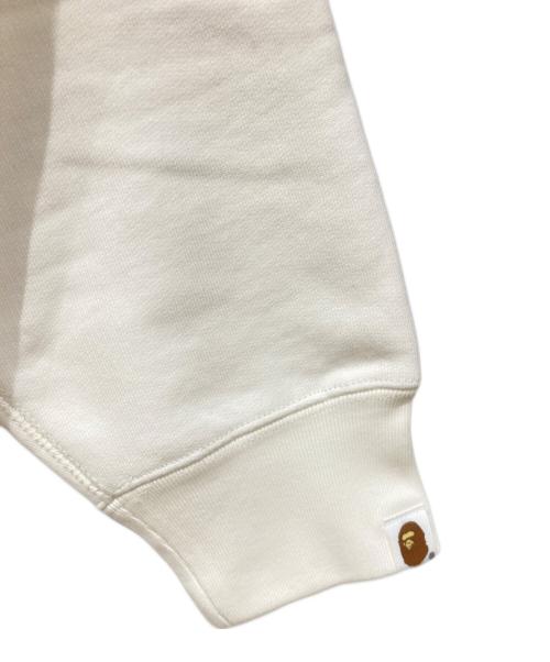 BAPE BY A BATHING APE（ベイプバイアベイシングエイプ）BAPE BY A BATHING APE (ベイプバイアベイシングエイプ) スウェット ホワイト×カーキ サイズ:L 未使用品の古着・服飾アイテム