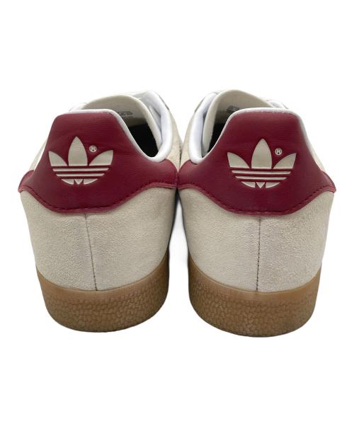 adidas（アディダス）adidas (アディダス) Gazelle 'Aluminium Burgundy（ガゼル アルミニウム バーガンディ） アイボリー×レッド サイズ:25.5の古着・服飾アイテム
