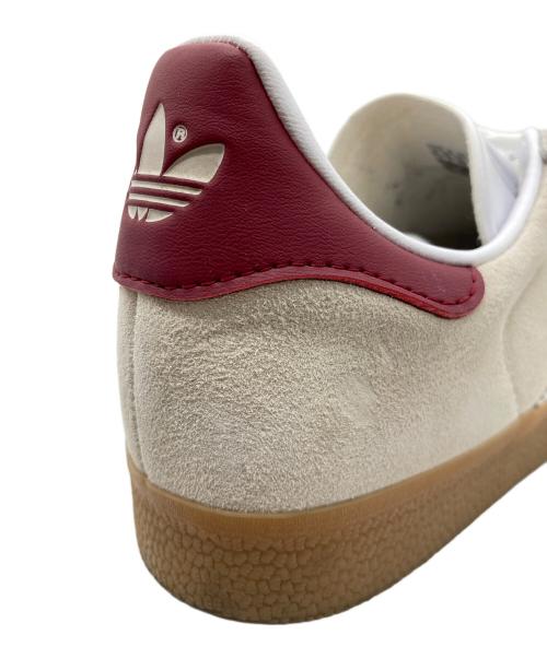 adidas（アディダス）adidas (アディダス) Gazelle 'Aluminium Burgundy（ガゼル アルミニウム バーガンディ） アイボリー×レッド サイズ:25.5の古着・服飾アイテム