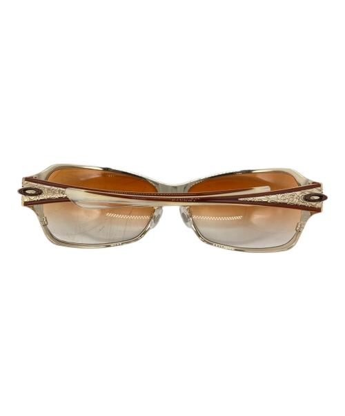 OAKLEY（オークリー）OAKLEY (オークリー) サングラス ホワイト×ブラウンの古着・服飾アイテム