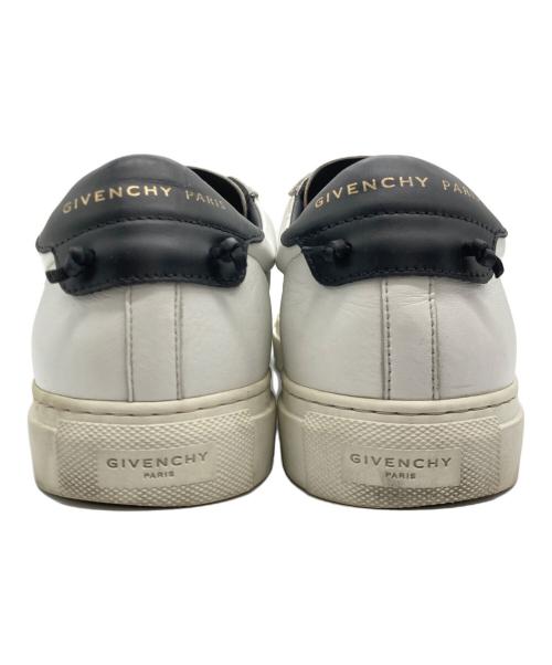 GIVENCHY（ジバンシィ）GIVENCHY (ジバンシィ) スニーカー ホワイト サイズ:41の古着・服飾アイテム