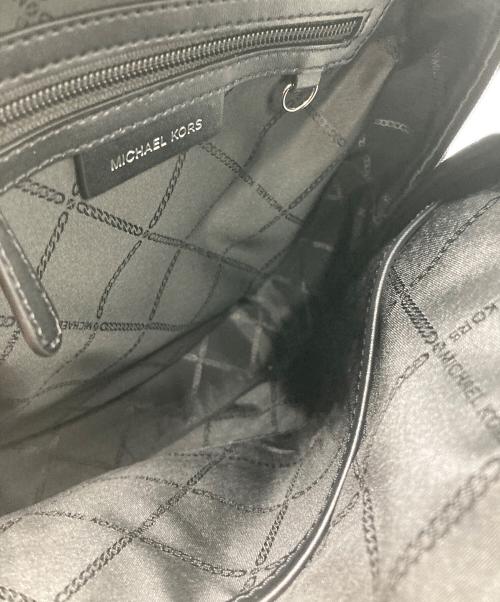 MICHAEL KORS（マイケルコース）MICHAEL KORS (マイケルコース) バックパックミディアム ブラックの古着・服飾アイテム