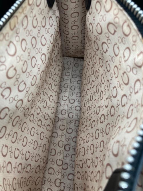 GUESS（ゲス）GUESS (ゲス) 2WAYショルダーバッグ ブラック×グレーの古着・服飾アイテム