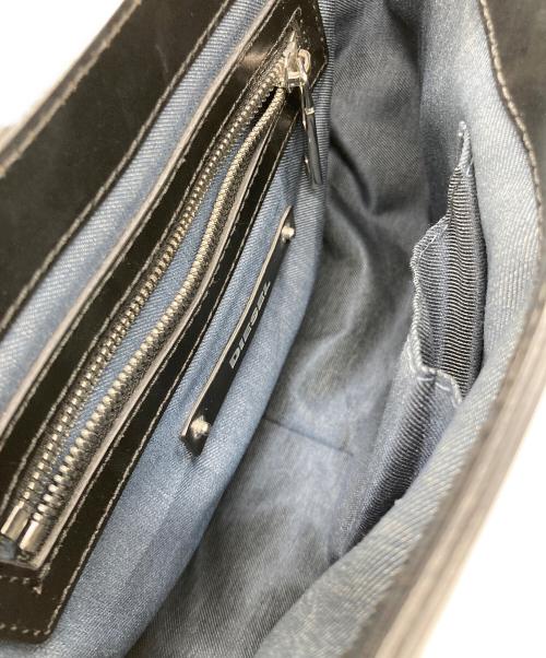 DIESEL（ディーゼル）DIESEL (ディーゼル) レザーショルダーバッグ ブラックの古着・服飾アイテム