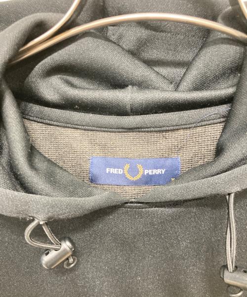 FRED PERRY（フレッドペリー）FRED PERRY (フレッドペリー) プルオーバーパーカー ブラック サイズ:Mサイズの古着・服飾アイテム