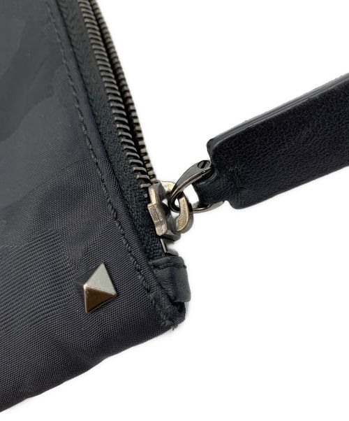 VALENTINO（ヴァレンティノ）VALENTINO (ヴァレンティノ) クラッチバッグ ブラックの古着・服飾アイテム