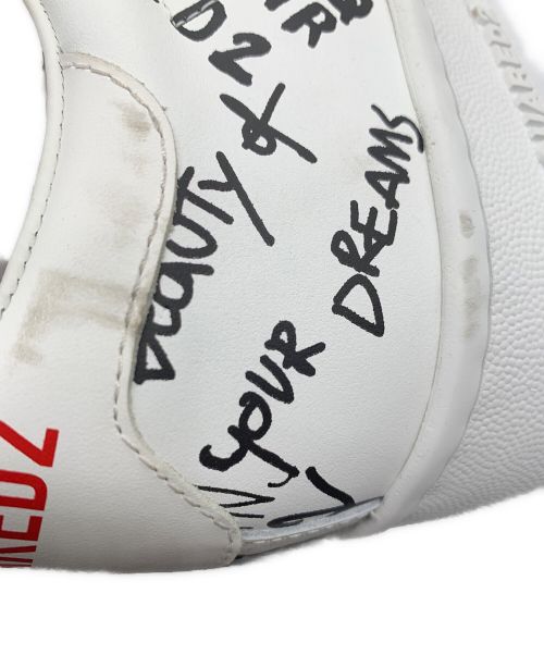 DSQUARED2（ディースクエアード）DSQUARED2 (ディースクエアード) スケッチモチーフプリントスニーカー ホワイト サイズ:25cmの古着・服飾アイテム