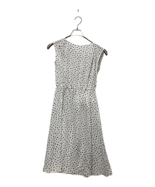 UNTITLED（アンタイトル）UNTITLED (アンタイトル) 【洗える】変形ドットジョーゼットワンピース ホワイト サイズ:SIZE 1 未使用品の古着・服飾アイテム