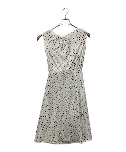 UNTITLED（アンタイトル）UNTITLED (アンタイトル) 【洗える】変形ドットジョーゼットワンピース ホワイト サイズ:SIZE 1 未使用品の古着・服飾アイテム