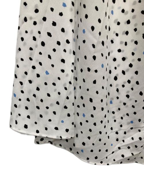 UNTITLED（アンタイトル）UNTITLED (アンタイトル) 【洗える】変形ドットジョーゼットワンピース ホワイト サイズ:SIZE 1 未使用品の古着・服飾アイテム