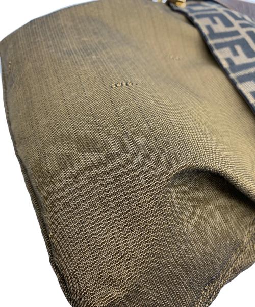 FENDI（フェンディ）FENDI (フェンディ) ショルダーバッグ ズッカ ブラウンの古着・服飾アイテム