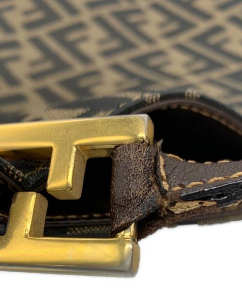 FENDI（フェンディ）FENDI (フェンディ) ショルダーバッグ ズッカ ブラウンの古着・服飾アイテム