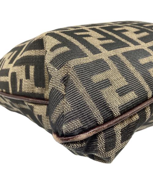 FENDI（フェンディ）FENDI (フェンディ) ショルダーバッグ ズッカ ブラウンの古着・服飾アイテム