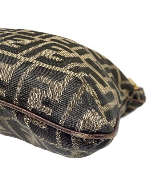FENDI（フェンディ）FENDI (フェンディ) ショルダーバッグ ズッカ ブラウンの古着・服飾アイテム