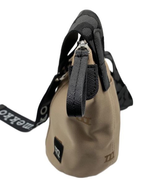 marimekko（マリメッコ）marimekko (マリメッコ) エッセンシャル バケット ロゴ ベージュ×ブラックの古着・服飾アイテム