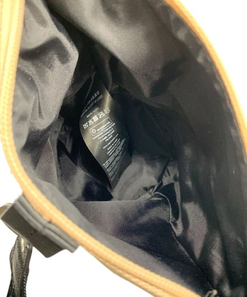 marimekko（マリメッコ）marimekko (マリメッコ) エッセンシャル バケット ロゴ ベージュ×ブラックの古着・服飾アイテム