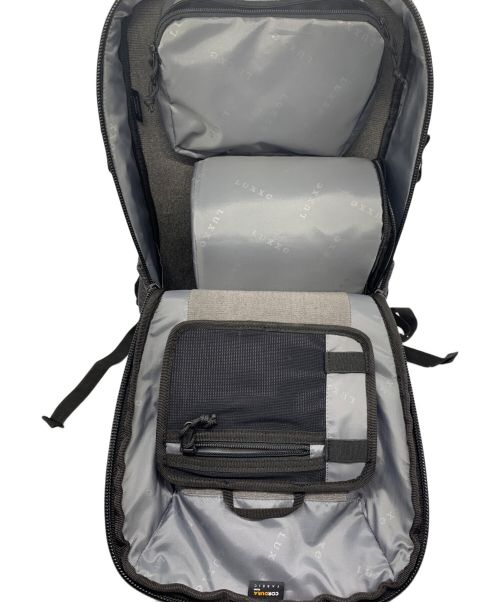 luxxe（ラグゼ）luxxe (ラグゼ) グリッド ジップバックパックの古着・服飾アイテム