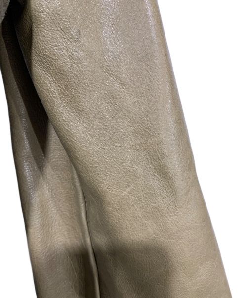 Thom Browne（トムブラウン）Thom Browne (トムブラウン) レザースリーブスタジャン ベージュ サイズ:SIZE 3の古着・服飾アイテム