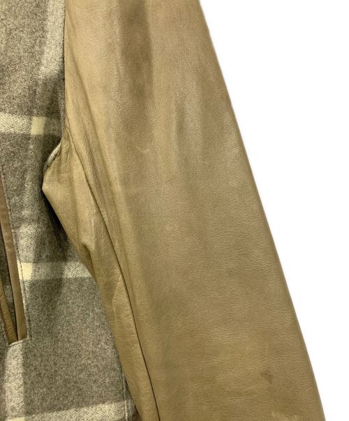 Thom Browne（トムブラウン）Thom Browne (トムブラウン) レザースリーブスタジャン ベージュ サイズ:SIZE 3の古着・服飾アイテム