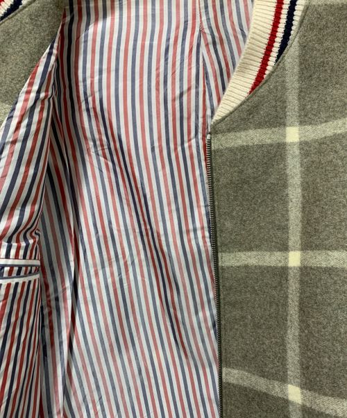 Thom Browne（トムブラウン）Thom Browne (トムブラウン) レザースリーブスタジャン ベージュ サイズ:SIZE 3の古着・服飾アイテム
