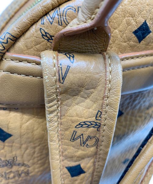 MCM（エムシーエム）MCM (エムシーエム) ヴィセトス　スタッズ　バックパックミニ ブラウンの古着・服飾アイテム