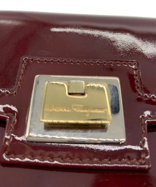 Salvatore Ferragamo（サルヴァトーレ フェラガモ）Salvatore Ferragamo (サルヴァトーレ フェラガモ) 2つ折り財布 ボルドーの古着・服飾アイテム