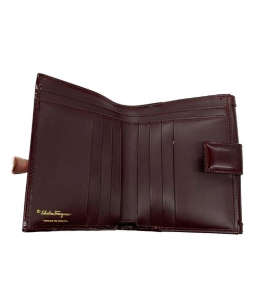 Salvatore Ferragamo（サルヴァトーレ フェラガモ）Salvatore Ferragamo (サルヴァトーレ フェラガモ) 2つ折り財布 ボルドーの古着・服飾アイテム