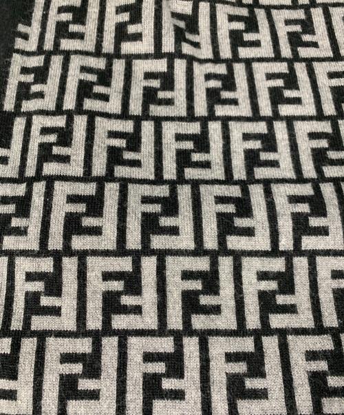 FENDI（フェンディ）FENDI (フェンディ) ズッカ柄マフラー ブラック×グレーの古着・服飾アイテム