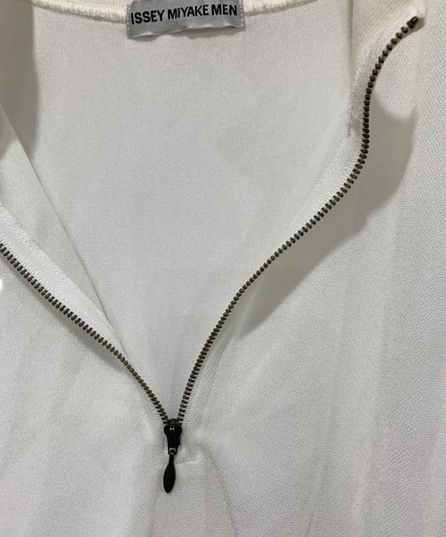 ISSEY MIYAKE MEN（イッセイミヤケメン）ISSEY MIYAKE MEN (イッセイミヤケメン) ハーフジップシャツ ホワイト サイズ:Lサイズの古着・服飾アイテム